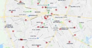 Onde doar roupas em Curitiba?