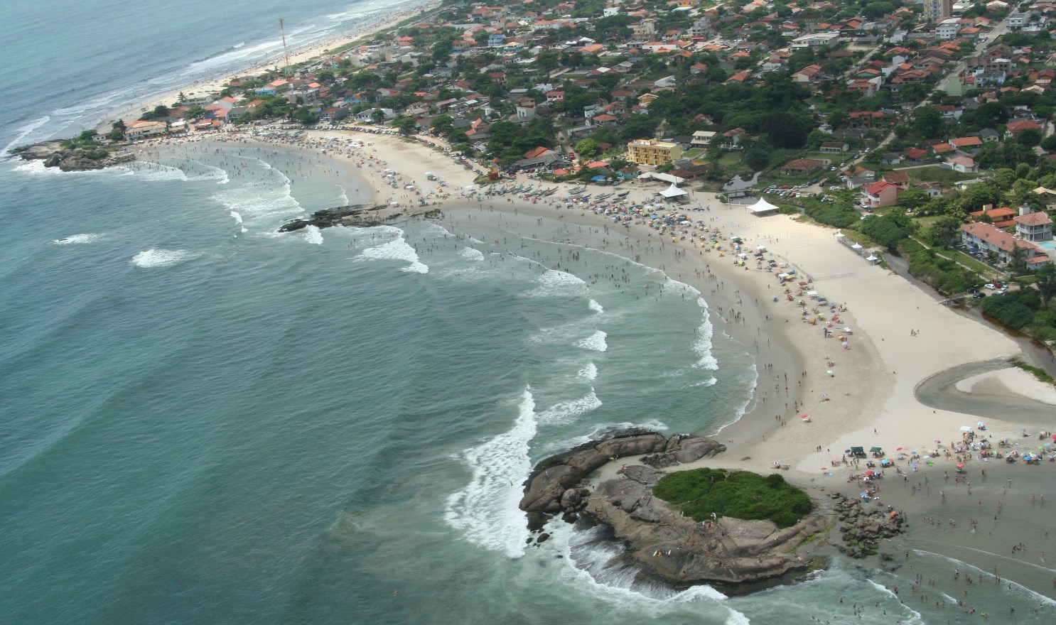Itapoá abre seleção de nível médio e superior